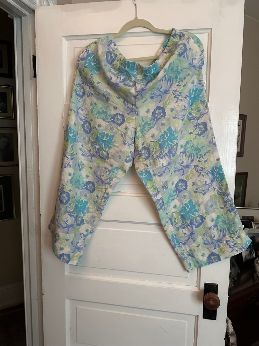 J. Jill Floral Cropped Pants in Blue & Green